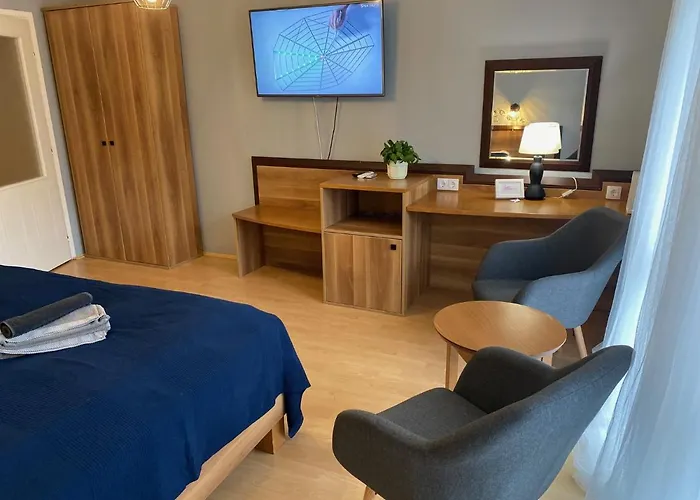 Tuenderpart Apartment Eger